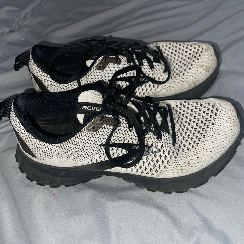 COPY - Womens Brooks Revel 4’s